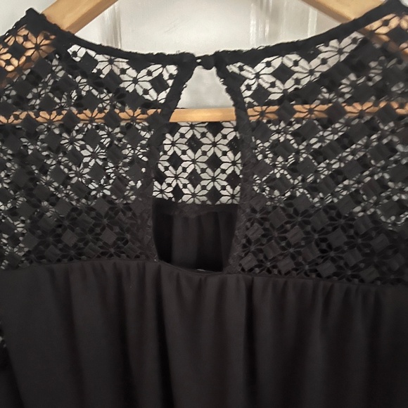 WHBM Black Crochet Lace Top with Bell Sleeved - XXS - Picture 4 of 7